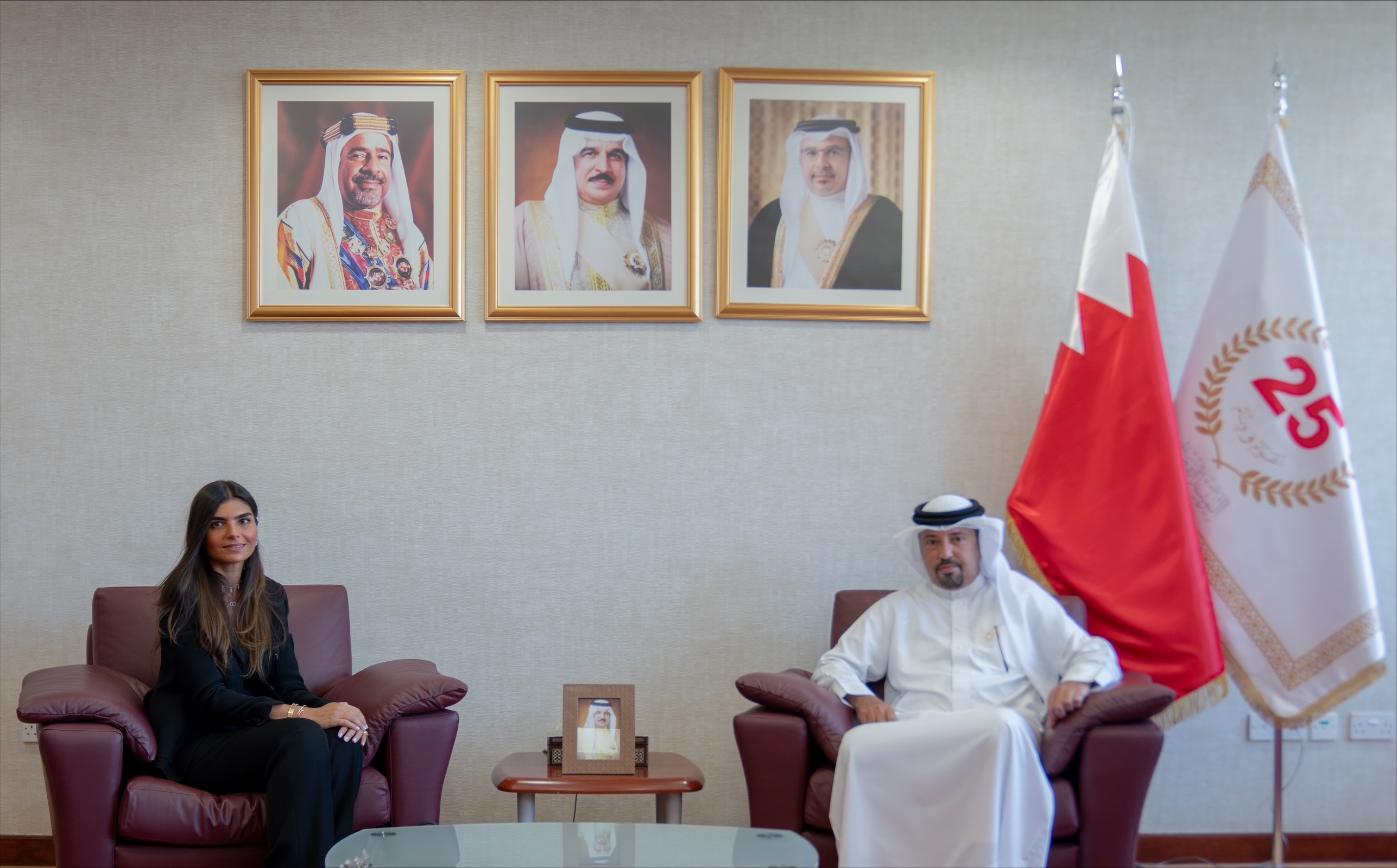 رئيس الجمارك يستقبل الرئيس التنفيذي لهيئة البحرين للسياحة والمعارض<