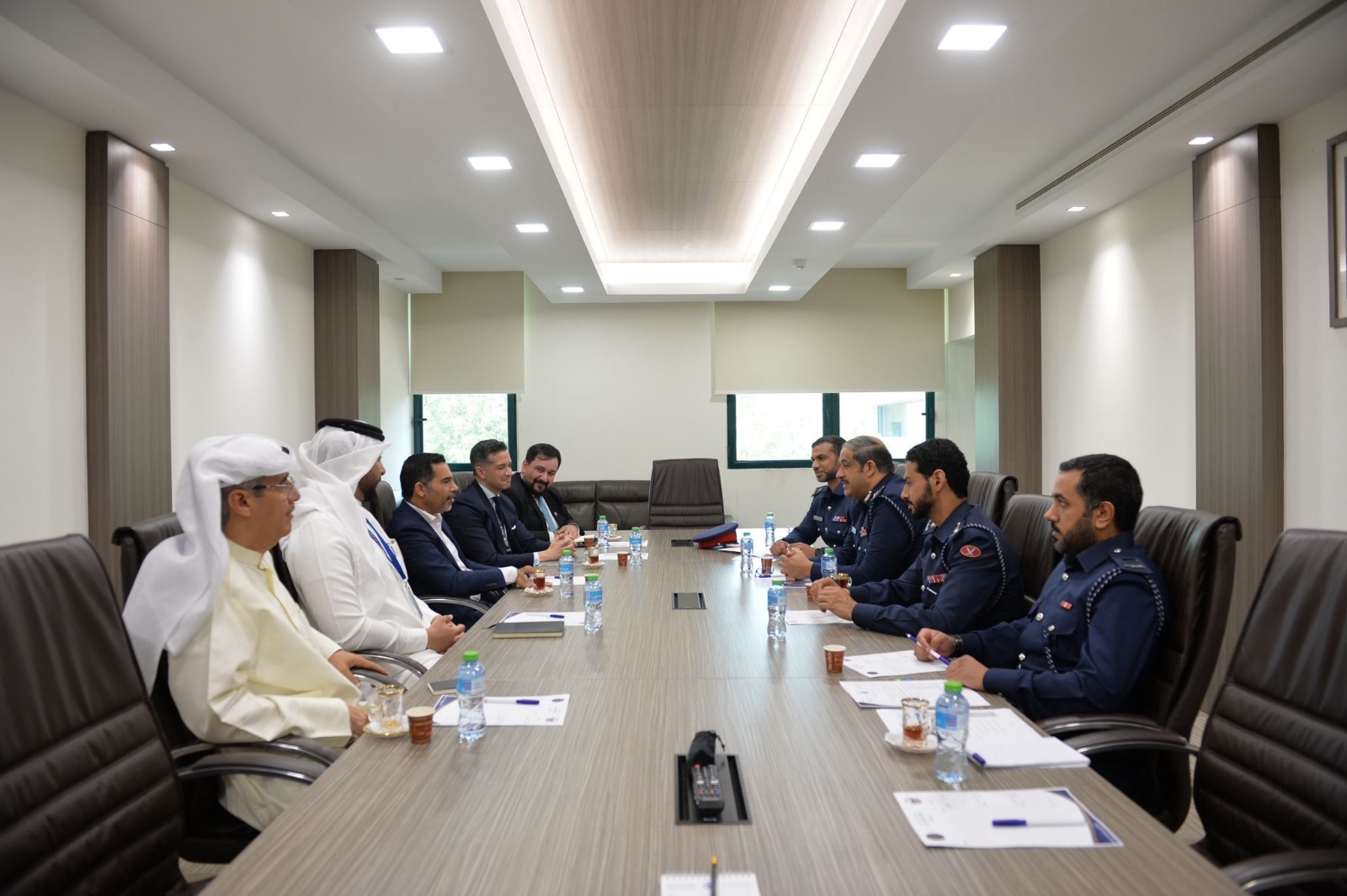 مدير عام التفتيش والأمن الجمركي يجتمع مع الرئيس التنفيذي للشركة العربية لبناء وإصلاح السفن <