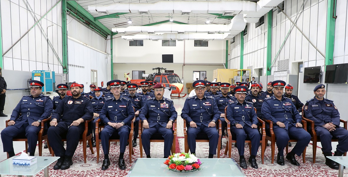 المفتش العام بوزارة الداخلية يتفقد قيادة طيران الشرطة<