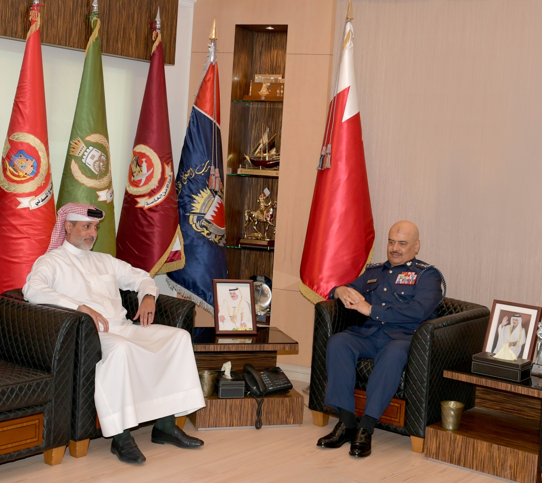 رئيس الأمن العام يستقبل الرئيس التنفيذي لحلبة البحرين الدولية‎‎<