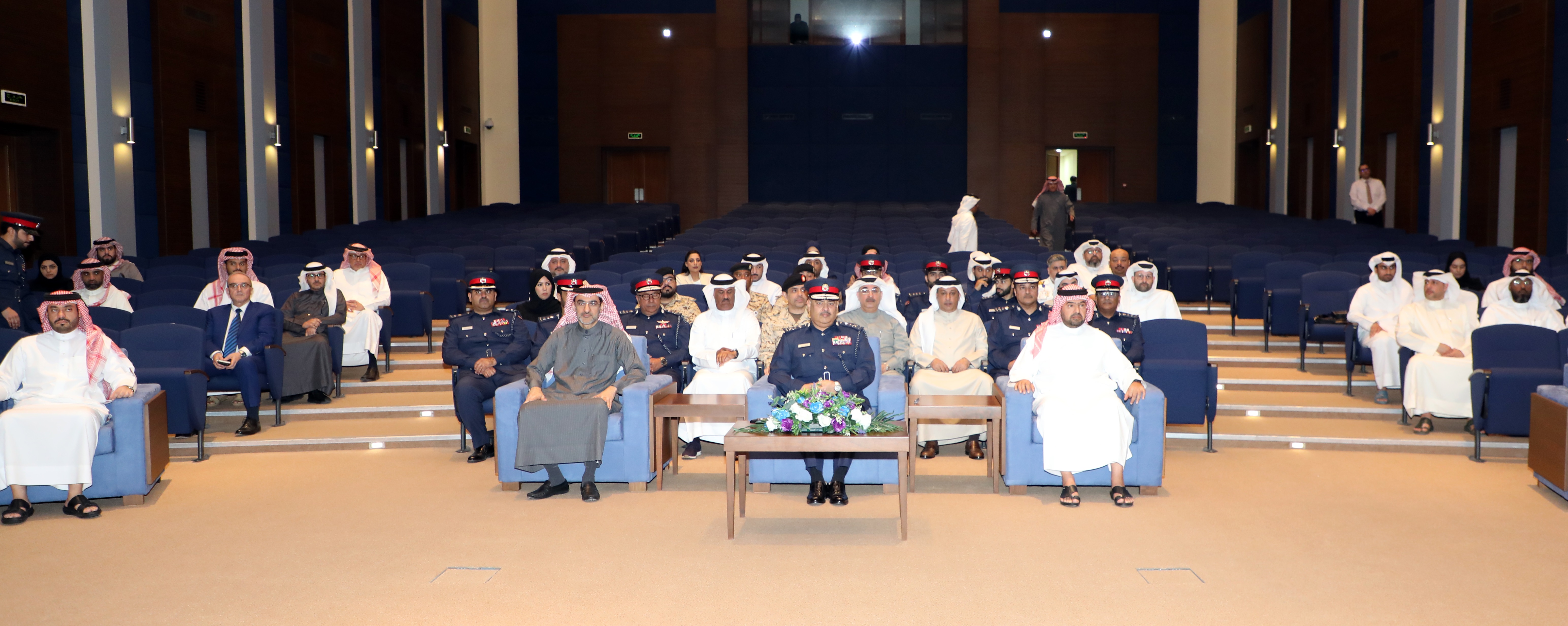 رئيس الأمن العام يفتتح الاجتماع التوعوي لصناع القرار الخاص بالخطة المتكاملة لاستدامة الأمن النووي لمملكة البحرين<