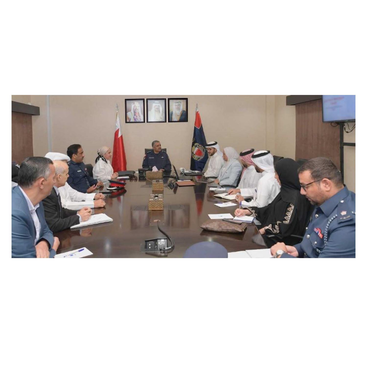 نائب رئيس الأمن العام يجتمع مع الرئيس التنفيذي لشركة شبكة البحرين (بي نت)<