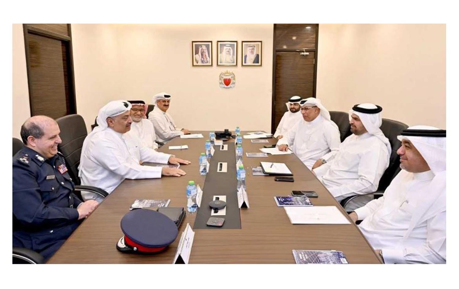 وكيل وزارة الداخلية يبحث سبل تعزيز التعاون المشترك مع وكيل وزارة الأشغال<