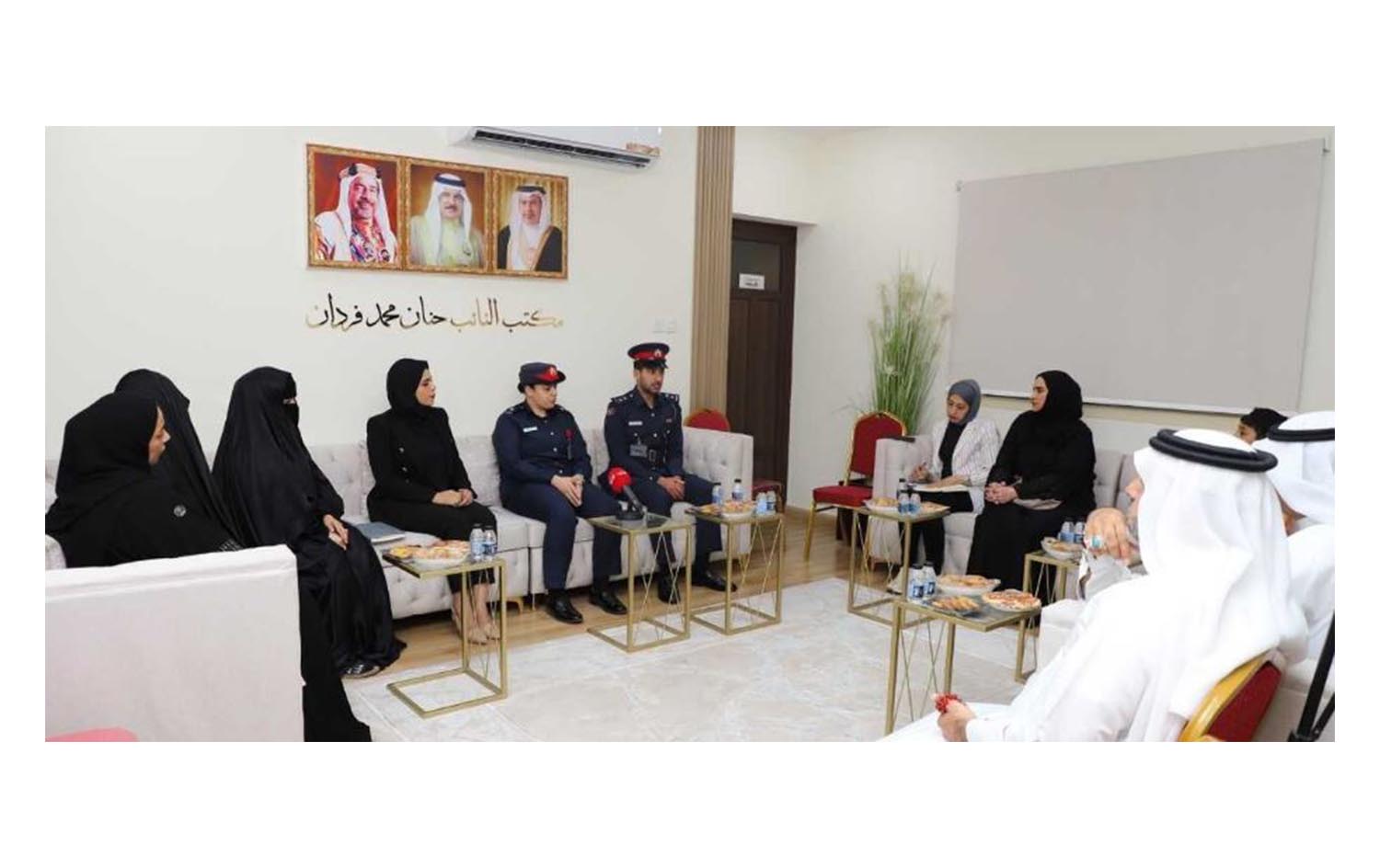 الإدارة العامة لتنفيذ الأحكام والعقوبات البديلة تنظم ندوة تعريفية حول برنامج السجون المفتوحة ومراحله لأهالي المحافظة الشمالية<