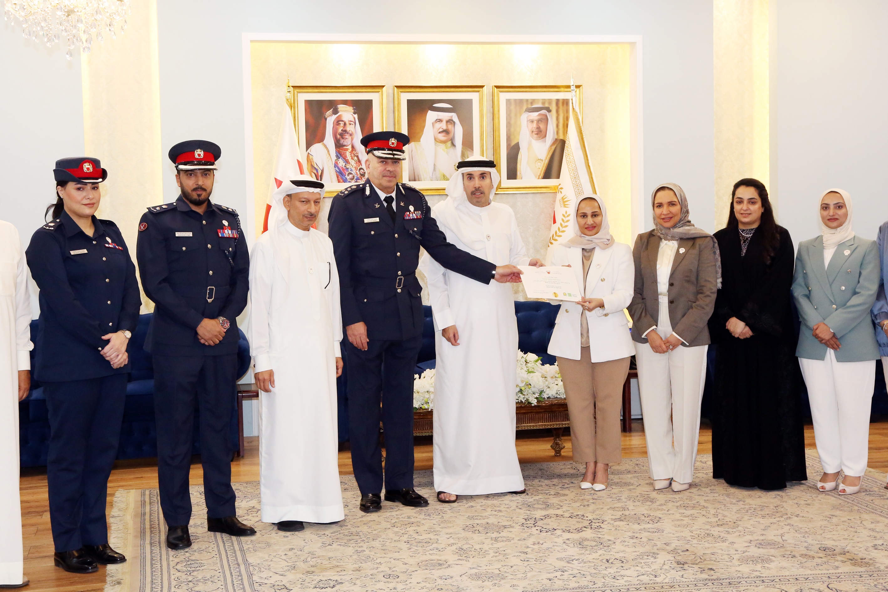 كأول جهة في مملكة البحرين تستوفي معايير المشروع .. مديرية شرطة العاصمة تحصل على شهادة اعتماد المستوى الماسي كمكان عمل معزز للصحة<