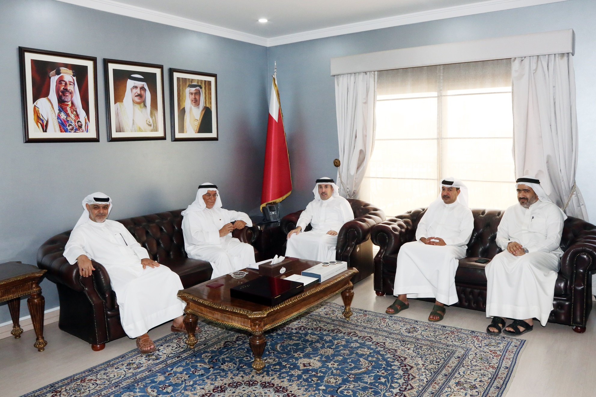 أكد على أهمية التواصل المباشر مع الأهالي ... محافظ العاصمة يبحث مع جمعية المعامير الخيرية احتياجات المنطقة الخدمية والتنموية والاجتماعية<