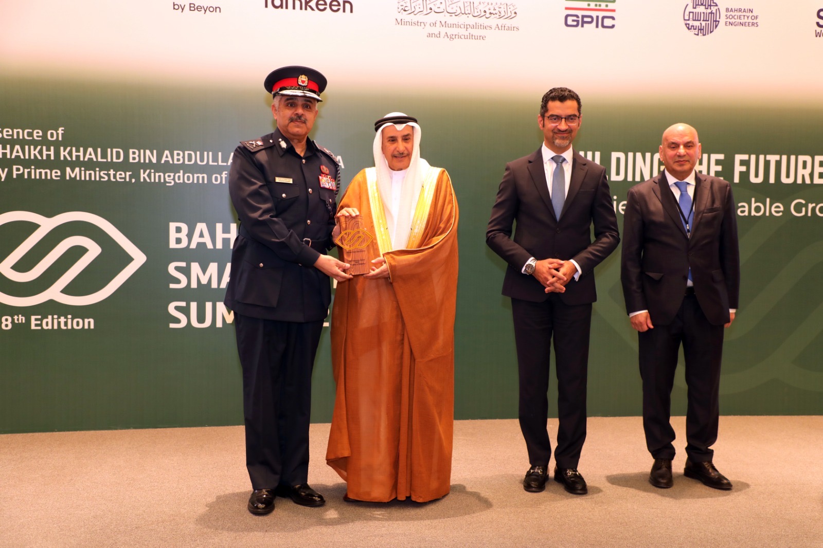 وزارة الداخلية تحصد جائزة الابتكار وإنترنت الأشياء عن مشروع المستجيب الأول في مؤتمر ومعرض البحرين للمدن الذكية 2025<