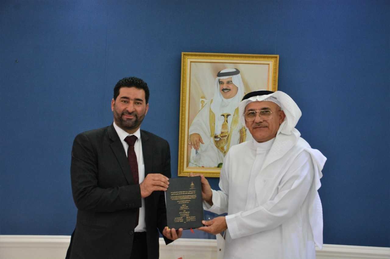 محافظ الشمالية يستقبل الكاتب والمؤلف محمود طرادة<