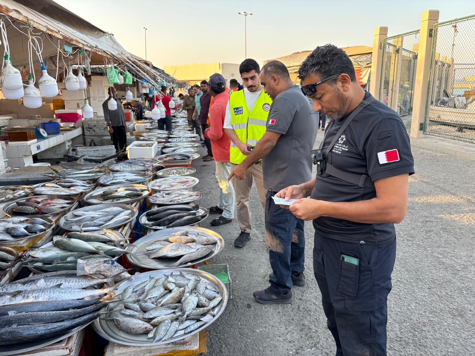 خفر السواحل تنفذ حملة تفتيشية في  سواحل المحرق والأسواق<