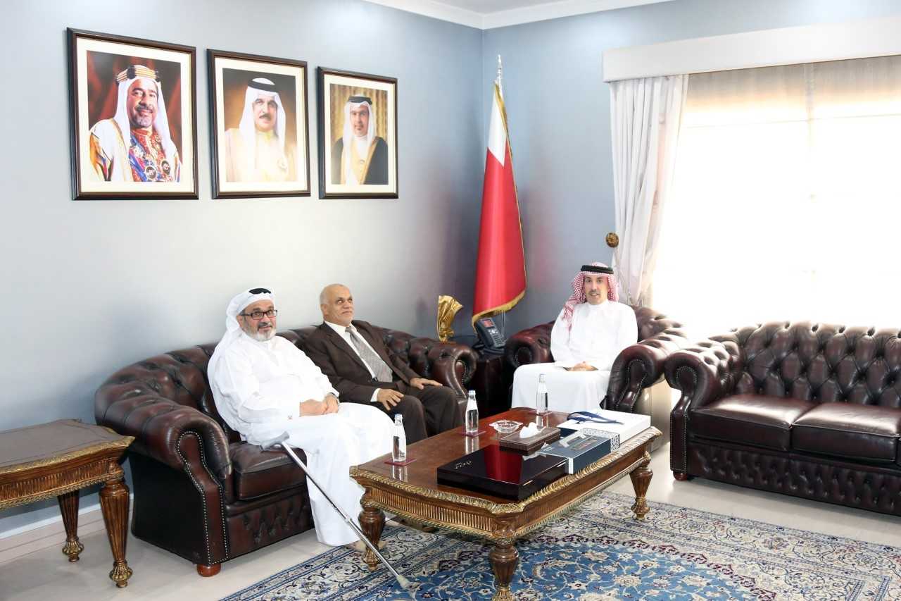 محافظ العاصمة يستقبل رئيس جمعية الصداقة للمكفوفين<