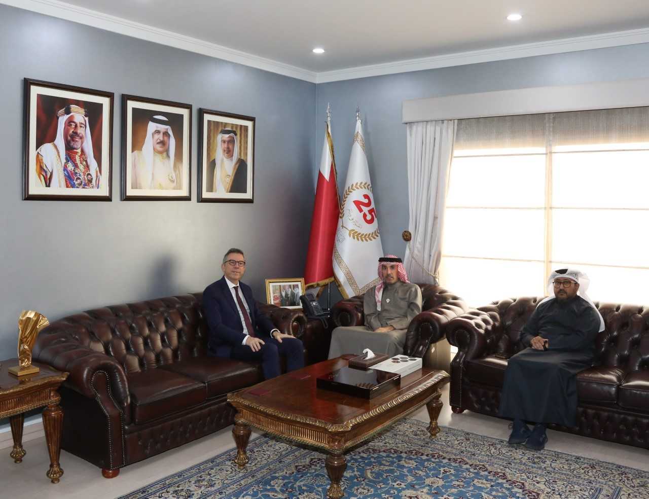 محافظ العاصمة يلتقي السفير الفرنسي ويشيد بالعلاقة الوطيدة التي تربط البلدين الصديقين<