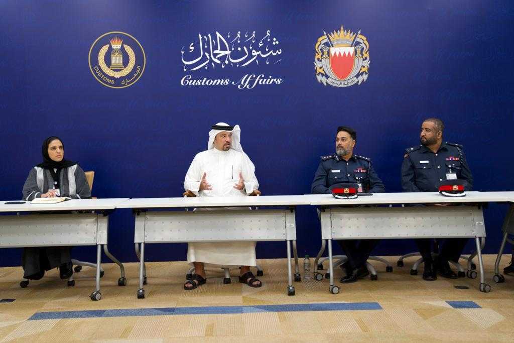 معالي رئيس الجمارك يجتمع مع شركات النقل السريع<