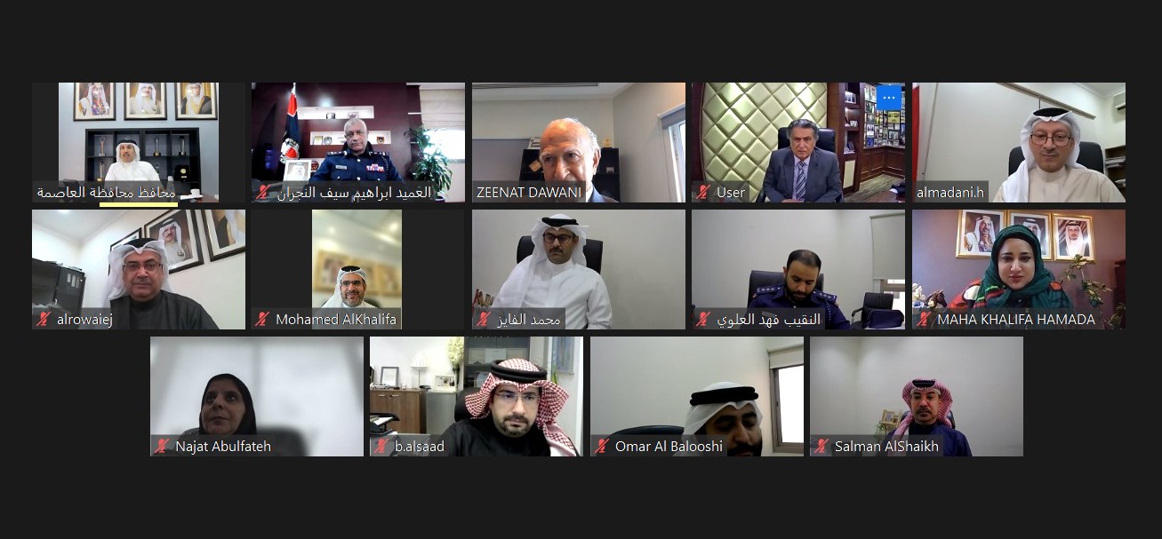 بحث احتياجات الغريفة وناقش مشكلة تجمع الأمطار ... 