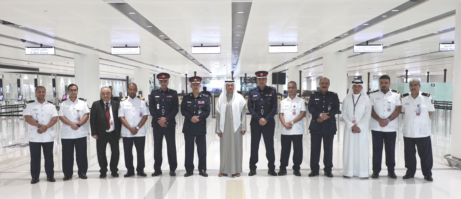 معالي الشيخ هشام بن عبدالرحمن يطلع على استعدادات مطار البحرين الدولي لاستقبال زوار الفورمولا 1<