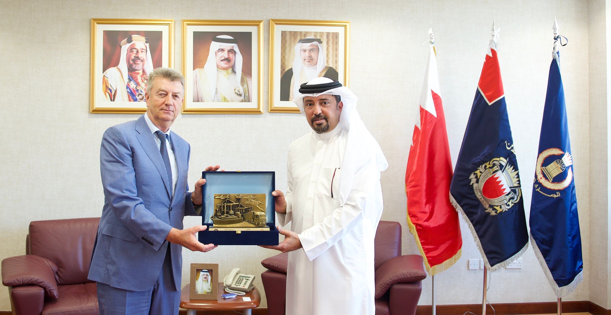 معالي رئيس الجمارك يستقبل وفدا من شركة ربط المعادن والكيماويات الأوكرانية<