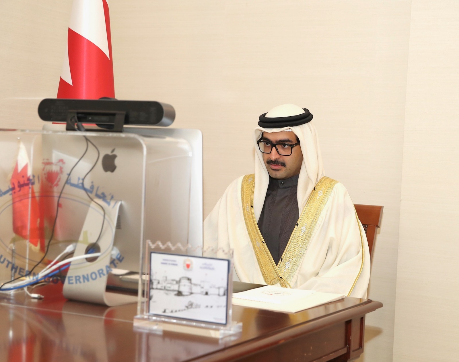 التقى بالأهالي عبر منصة المجلس الافتراضي.. سمو محافظ الجنوبية: تعزيز التواصل المباشر مع الأهالي لتلبية احتياجاتهم الأمنية والخدمية والتنموية<