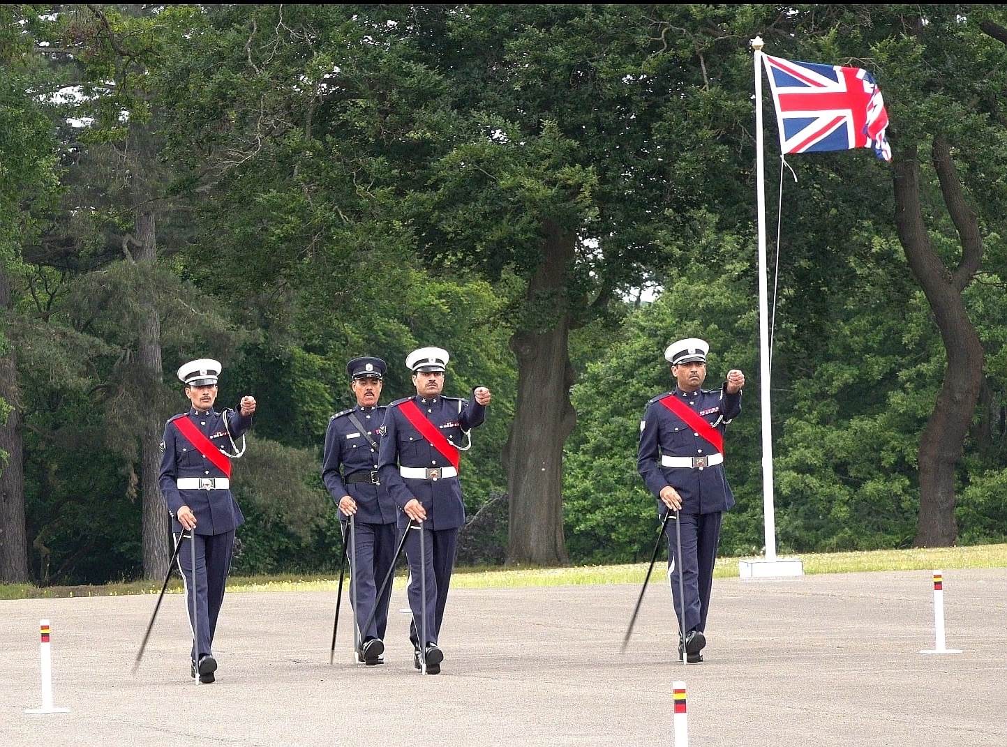 للمرة الحادية عشر على التوالي .. فريقا العصا لقياس الخطوات العسكرية يُحرزان المركز الأول والثاني ويحصدان جميع جوائز البطولة العالميّة التي نظمتها أكاديميّة “ساند هيرست”<