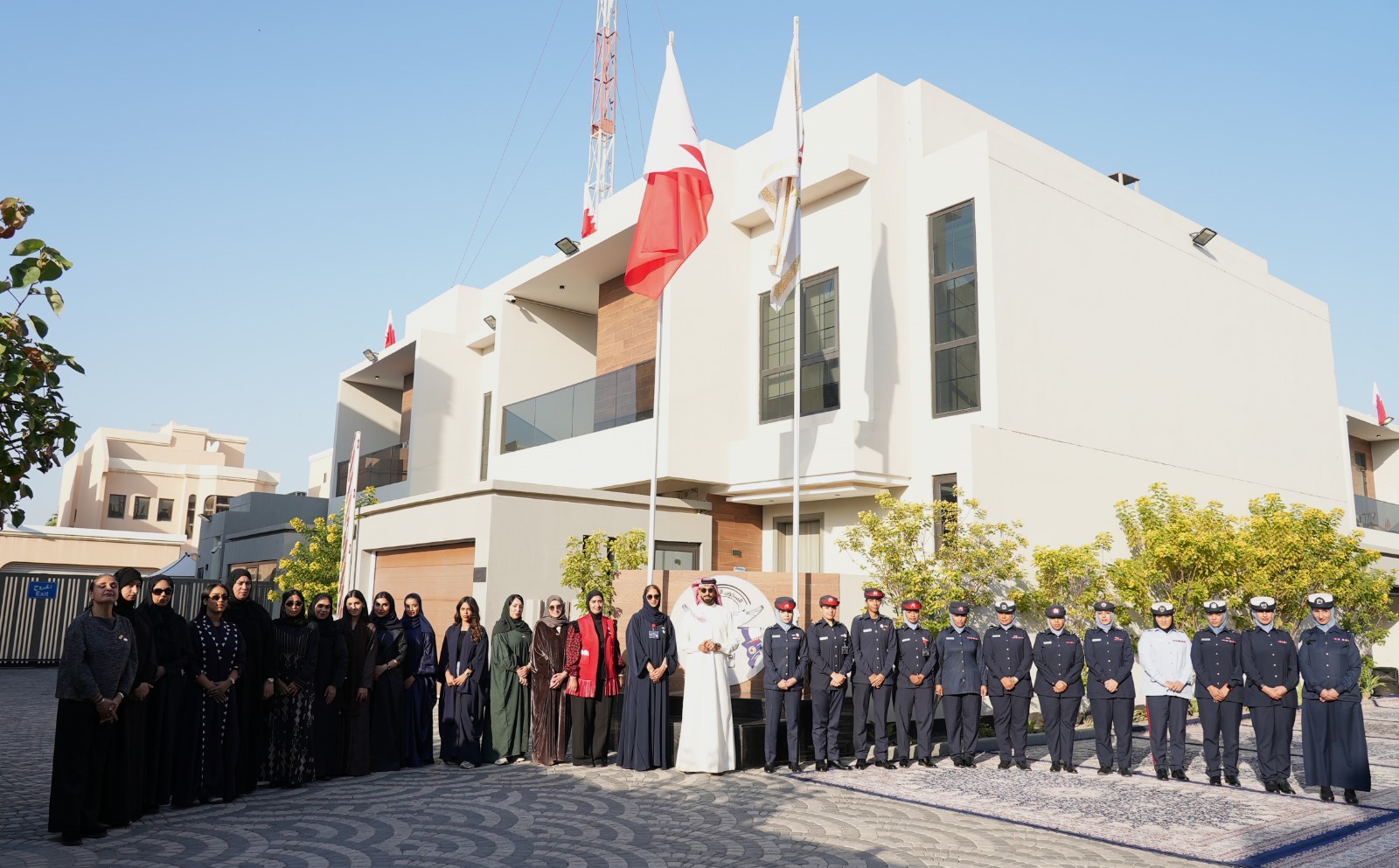 الإدارة العامة لتنفيذ الأحكام والعقوبات البديلة تحتفي بالمرأة البحرينية<