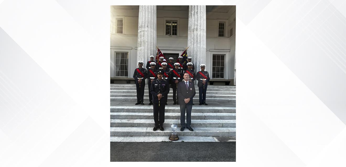 بالاضافة لجائزة أفضل قائد فريق 2023  ….فريق العصا لقياس الخطوات العسكرية يحرز للمرة العاشرة المركز الأول في البطولة العالمية  التي نظمتها الكلية الملكية البريطانية بمشاركة 19 فريقا على مستوى العالم.<