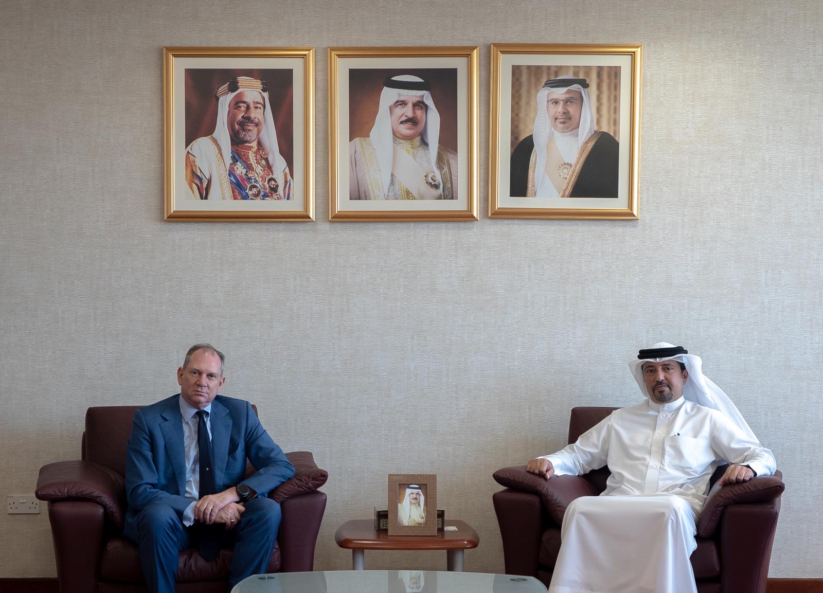 رئيس الجمارك يستقبل السفير الإيطالي ويبحث معه تعزيز التعاون في المجال الجمركي<