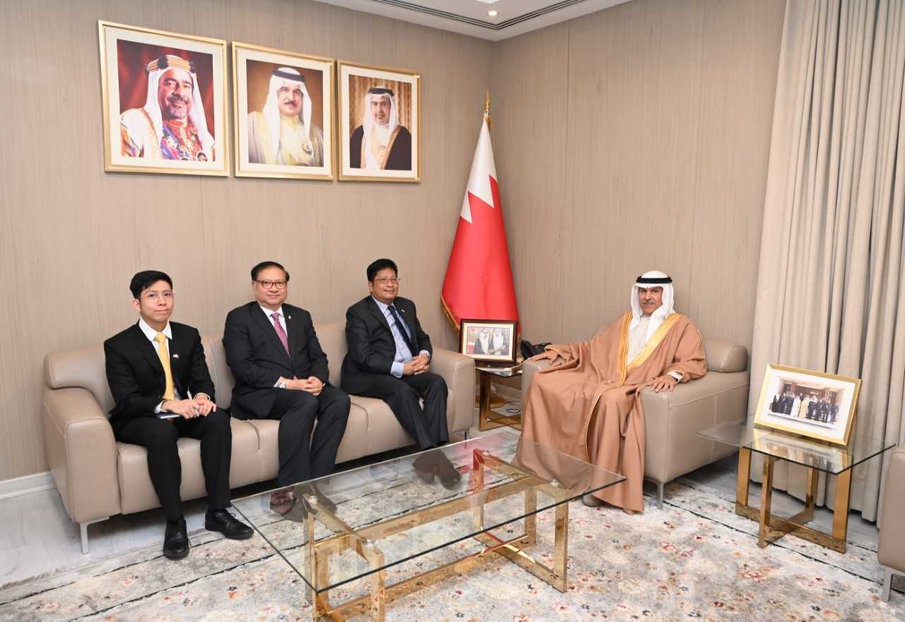 وكيل وزارة الداخلية لشئون الجنسية والجوازات والإقامة يستقبل السفير التايلندي بمناسبة انتهاء فترة عمله<