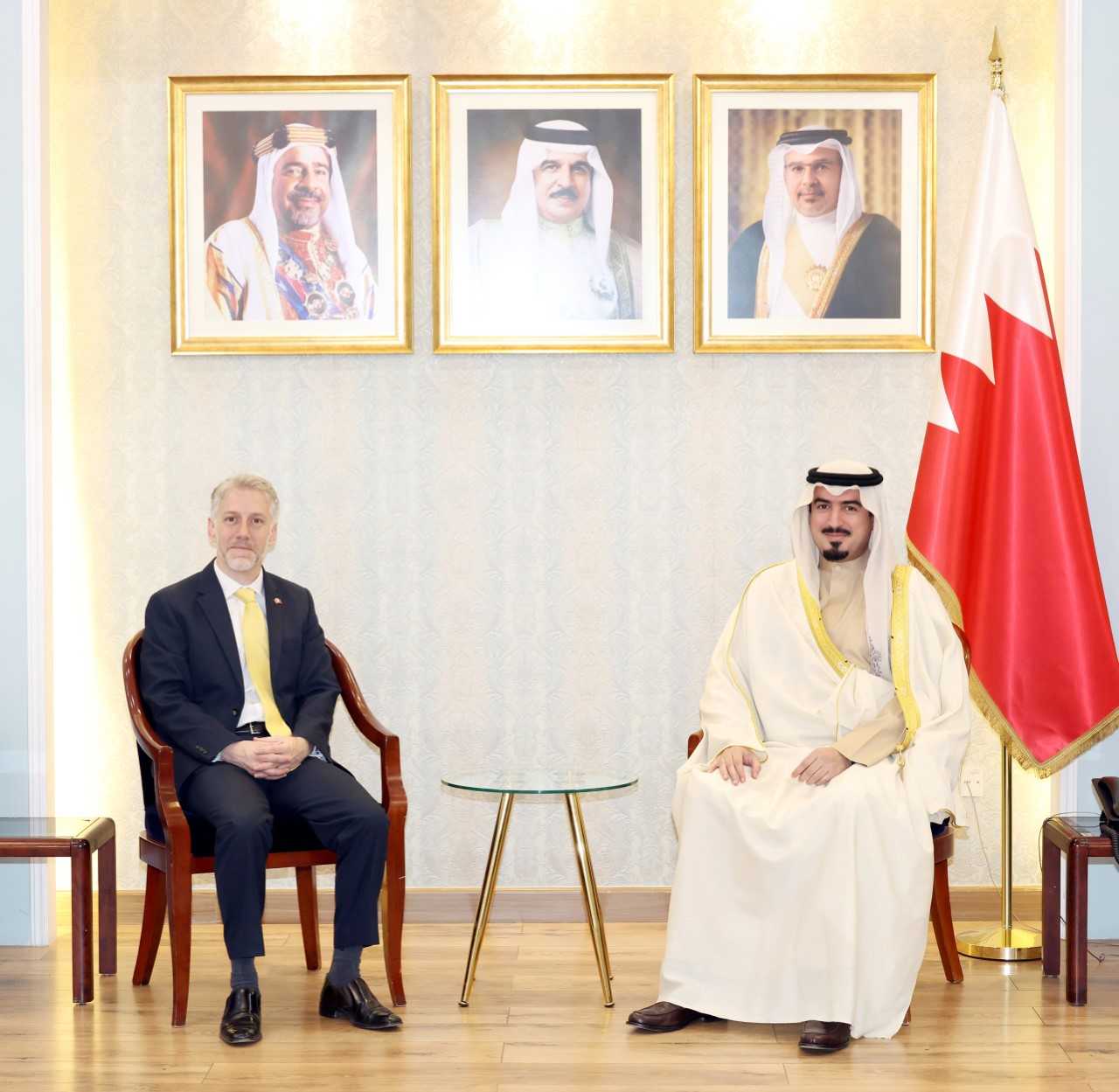 محافظ العاصمة يستقبل سفير المملكة المتحدة لدى مملكة البحرين<