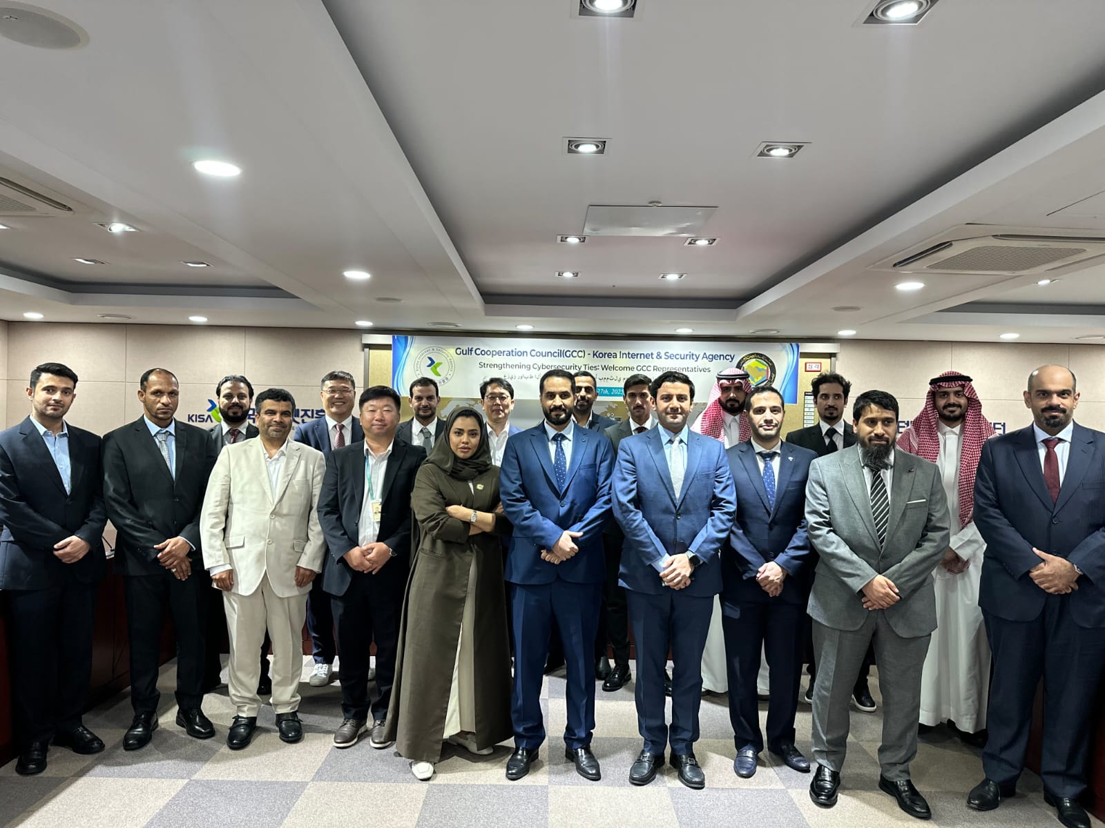 وفد من وزارة الداخلية يزور معرض ISEC 2025  في كوريا<