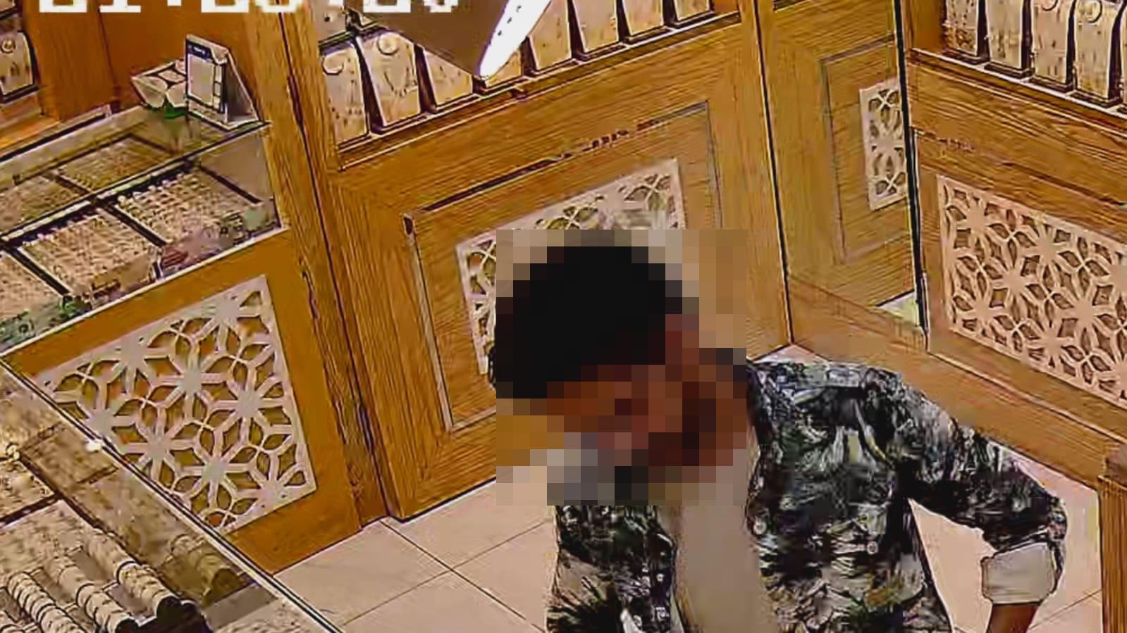 شرطة العاصمة: القبض على رجل وامرأة لسرقتهما مصوغات ذهبية من أحد المحلات<